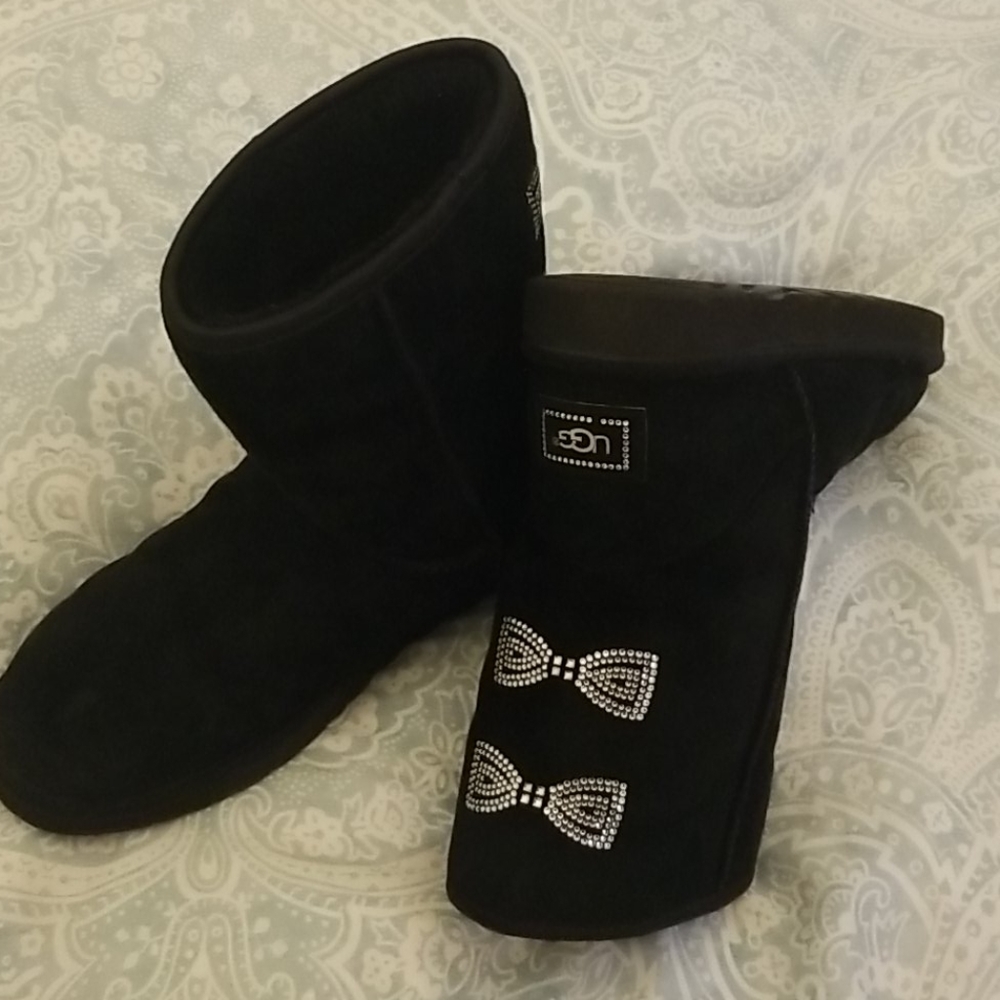 UGG BLACK SHERPA LINED SWAROVSKI BOW BOOTS SZ 11